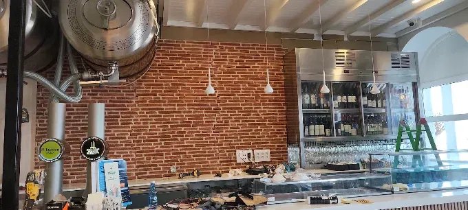 Instalación en un local de hostelería con depósitos de cerveza